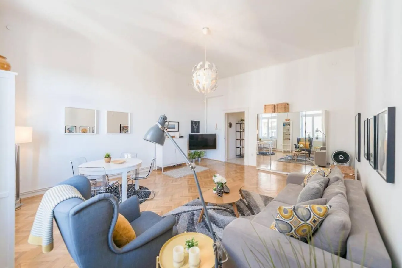 Apartment Sunny Penthouse At The Boulevard Budapest Hungary