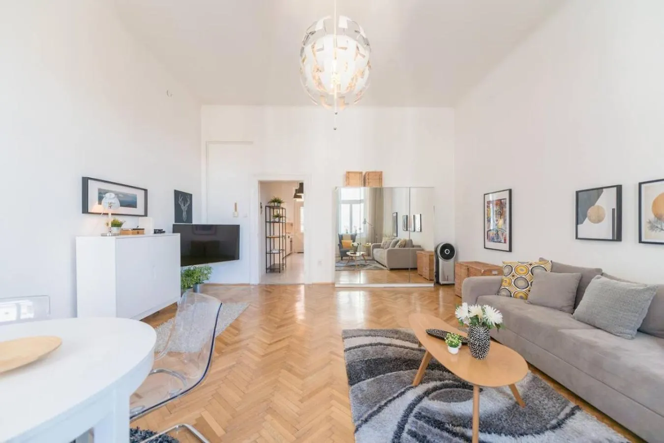 Sunny Penthouse At The Boulevard Budapest